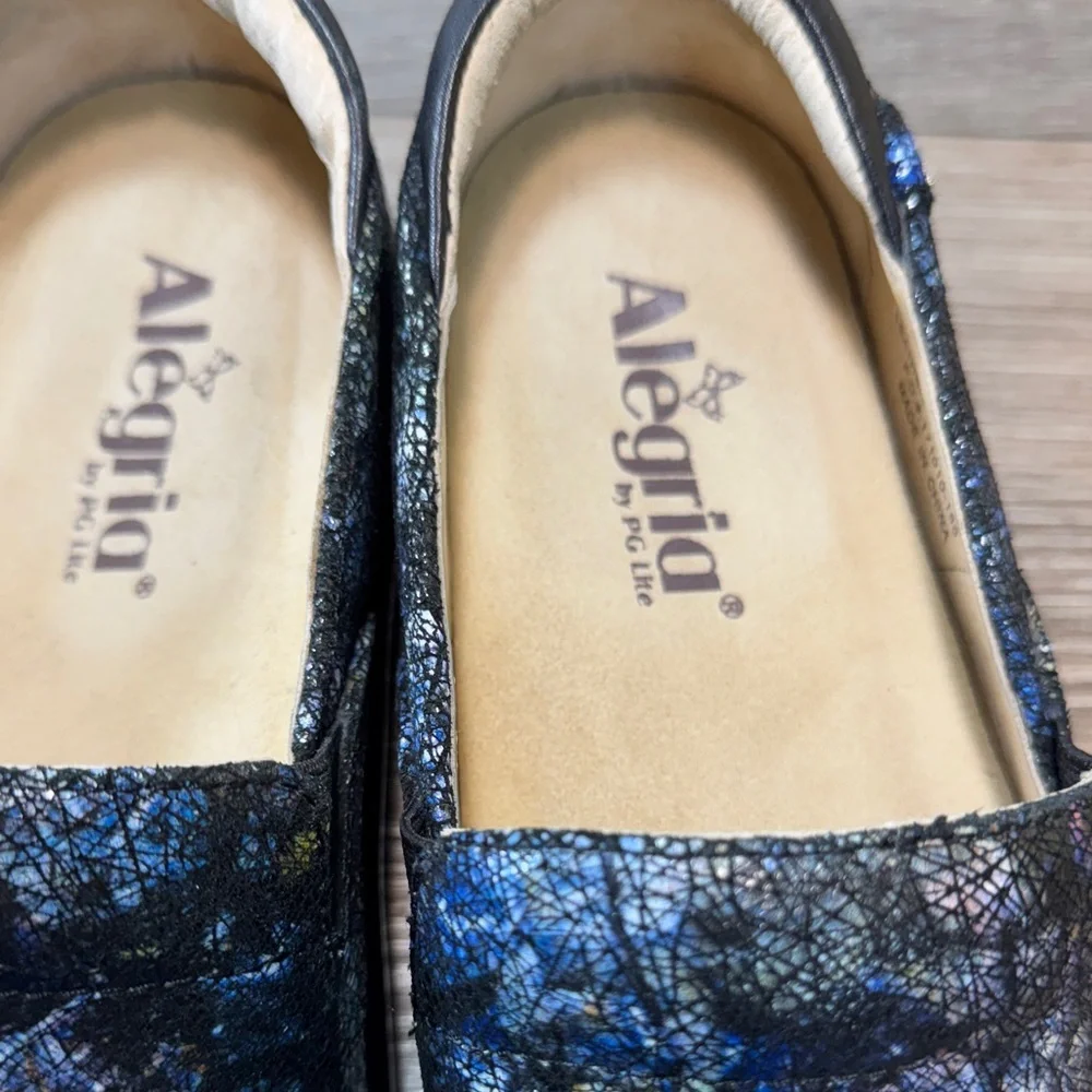 Alegria Women's Black and Blue Patterned Loafers woman’s size 37 (s198)